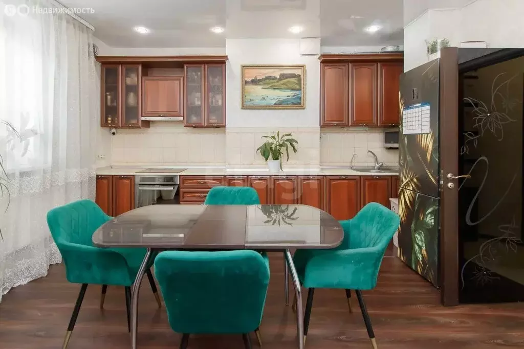 2-комнатная квартира: Тюмень, улица Василия Гольцова, 3 (75 м) - Фото 2