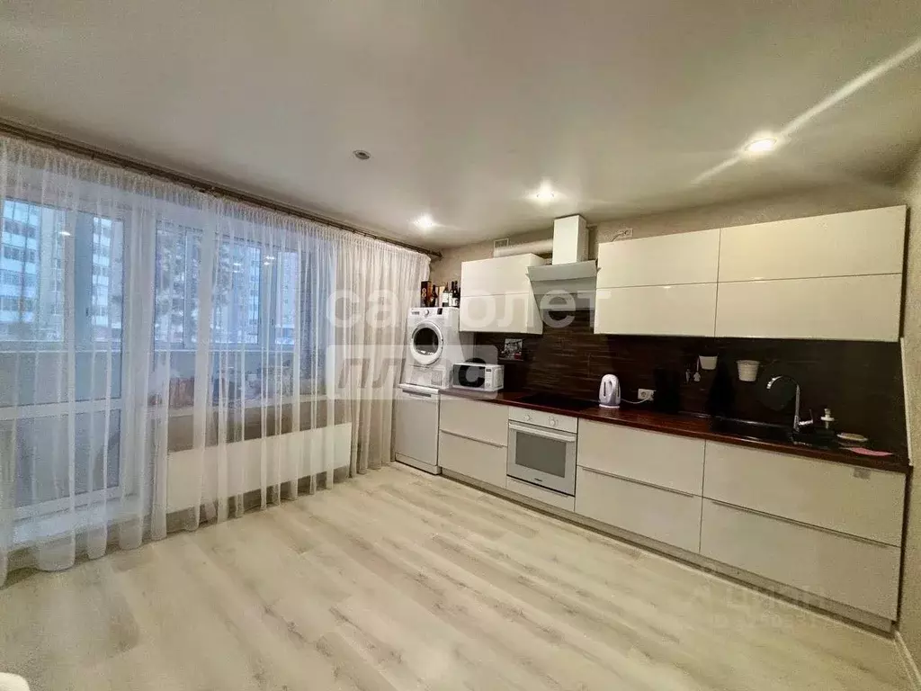 2-к кв. Свердловская область, Ревда ул. Максима Горького, 52 (60.4 м) - Фото 1