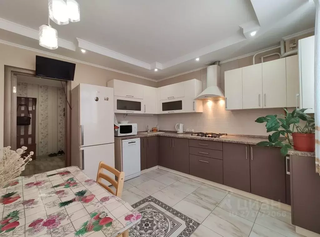 2-к кв. Крым, Симферополь ул. Батурина, 13Б (63.0 м) - Фото 1