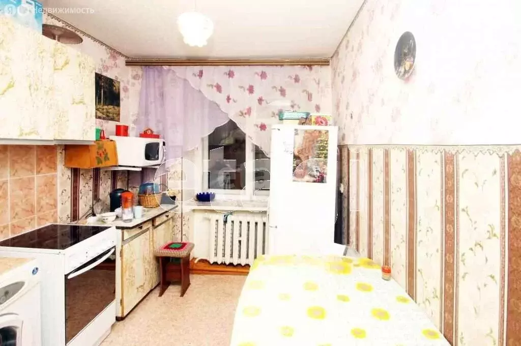2-комнатная квартира: Ялуторовск, улица 50 лет Октября, 8 (55 м) - Фото 1