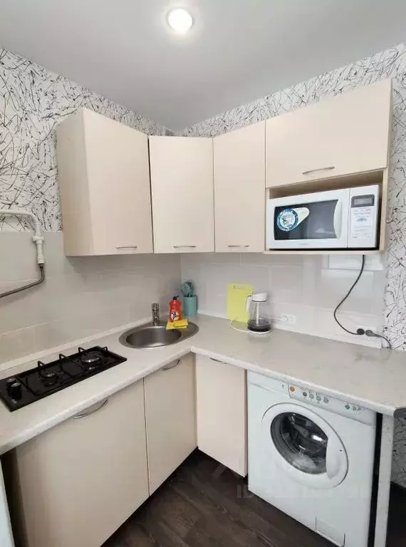2-к кв. Кировская область, Кирово-Чепецк ул. Калинина, 27 (44.0 м) - Фото 0