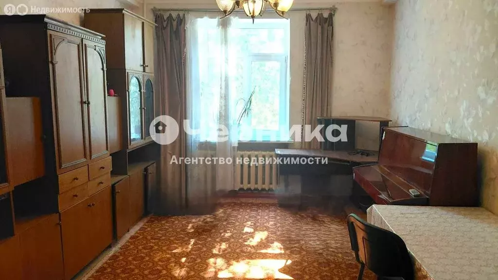 3-комнатная квартира: Каменск-Шахтинский, улица Суворова, 7 (71.5 м) - Фото 1