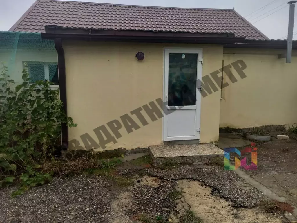 Дом в Калмыкия, Целинный район, с. Троицкое Садовый пер., 7 (76 м) - Фото 2