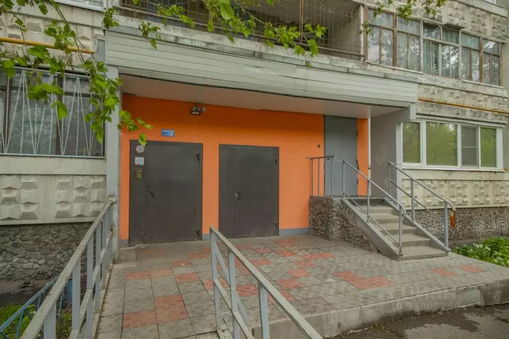 2-к кв. Свердловская область, Екатеринбург ул. Большакова, 17 (47.6 м) - Фото 1