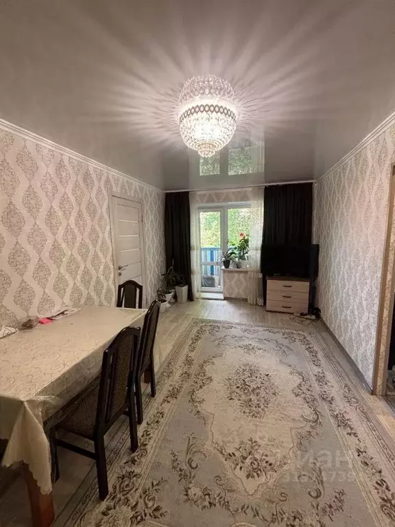2-к кв. Омская область, Омск просп. Космический, 9 (44.2 м) - Фото 0