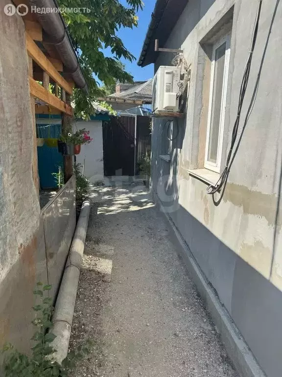 2-комнатная квартира: Белогорск, улица Луначарского, 3 (25.7 м) - Фото 0