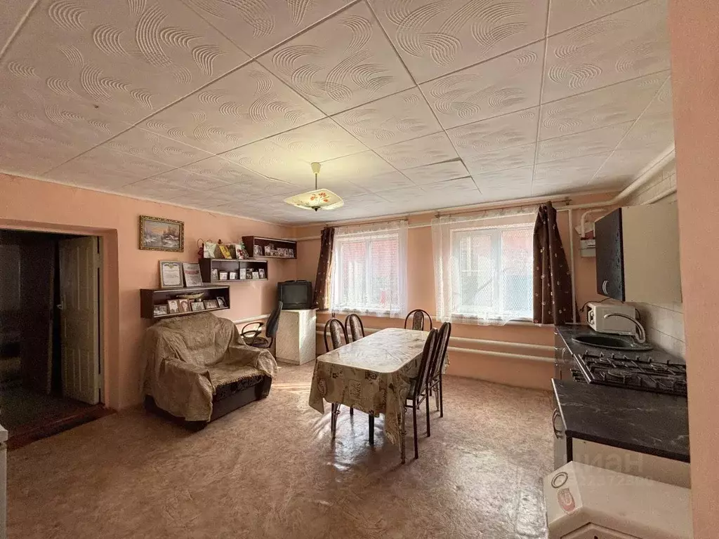 Дом в Краснодарский край, Кущевский район, Красносельское с/пос, с. ... - Фото 0