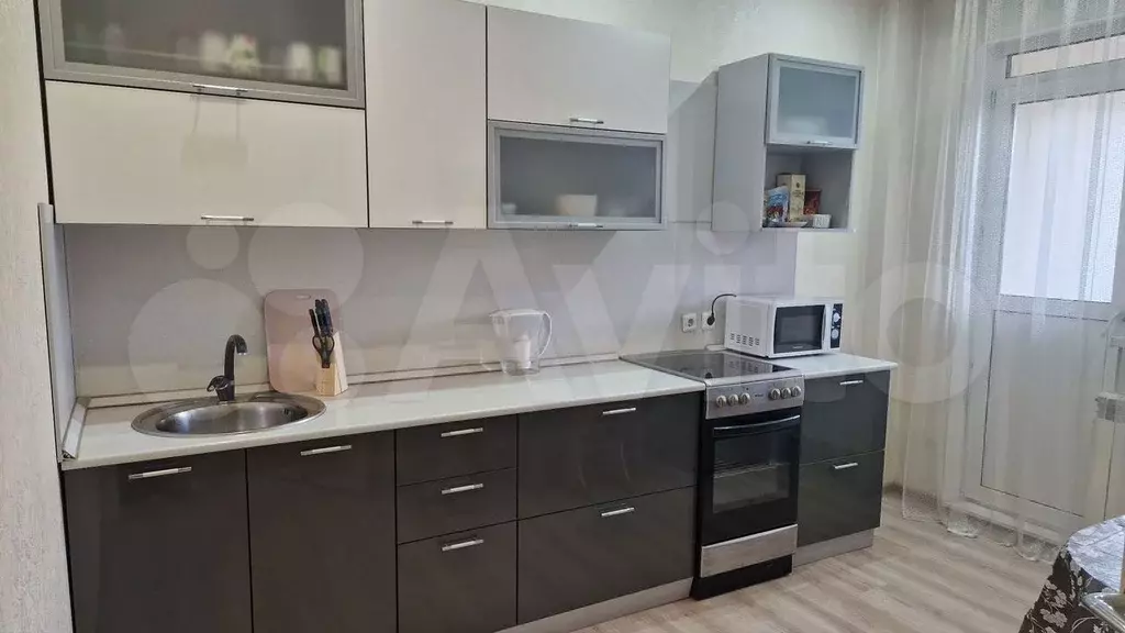 1-к. квартира, 38 м, 4/9 эт. - Фото 1