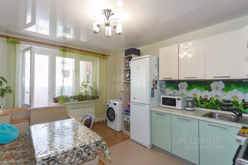 2-к кв. Тюменская область, Тюмень ул. Павла Шарова, 9к1 (67.5 м) - Фото 1