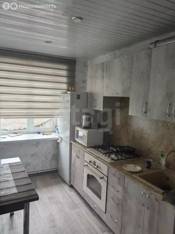 3-комнатная квартира: село Долгоруково, Советская улица, 4 (59.4 м) - Фото 0