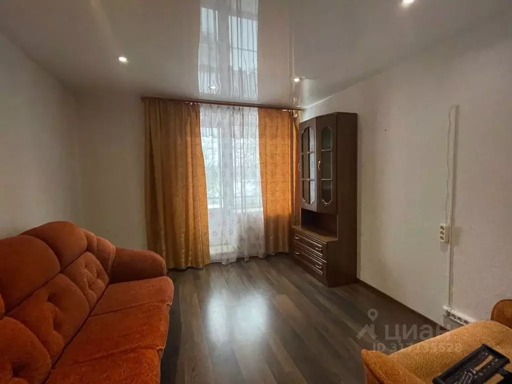 1-к кв. Псковская область, Красногородск рп ул. Советская, 75 (28.1 м) - Фото 0