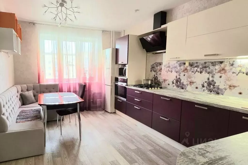 2-к кв. Ямало-Ненецкий АО, Новый Уренгой Энтузиастов мкр, 1 (69.6 м) - Фото 1