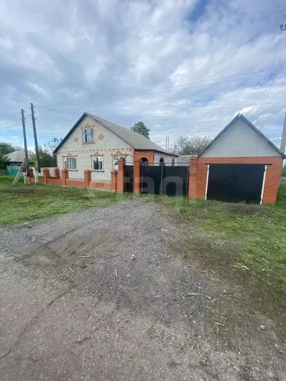 Дом в Белгородская область, с. Красное ул. Первомайская, 46 (107 м) - Фото 1