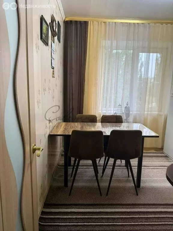 3-комнатная квартира: Старый Оскол, микрорайон Олимпийский, 55 (64 м) - Фото 0