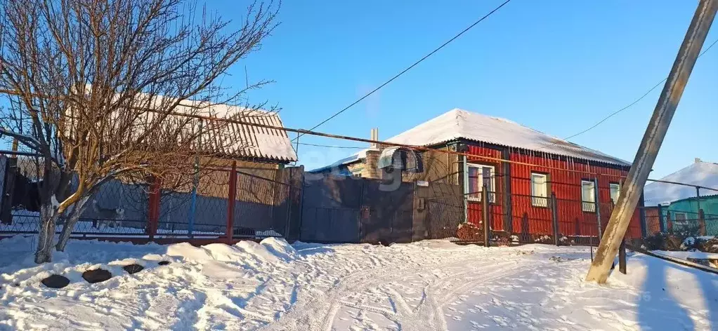 Дом в Белгородская область, Губкинский городской округ, с. Теплый ... - Фото 0