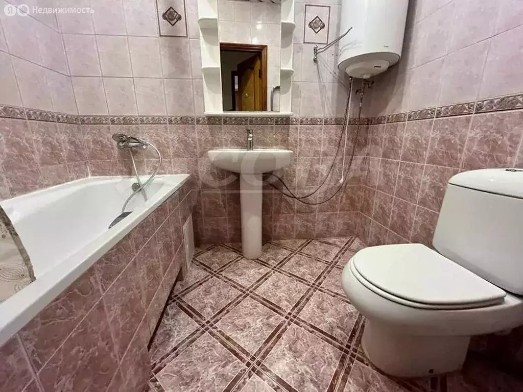 3-комнатная квартира: Тюмень, улица Котельщиков, 17к2 (100 м) - Фото 1