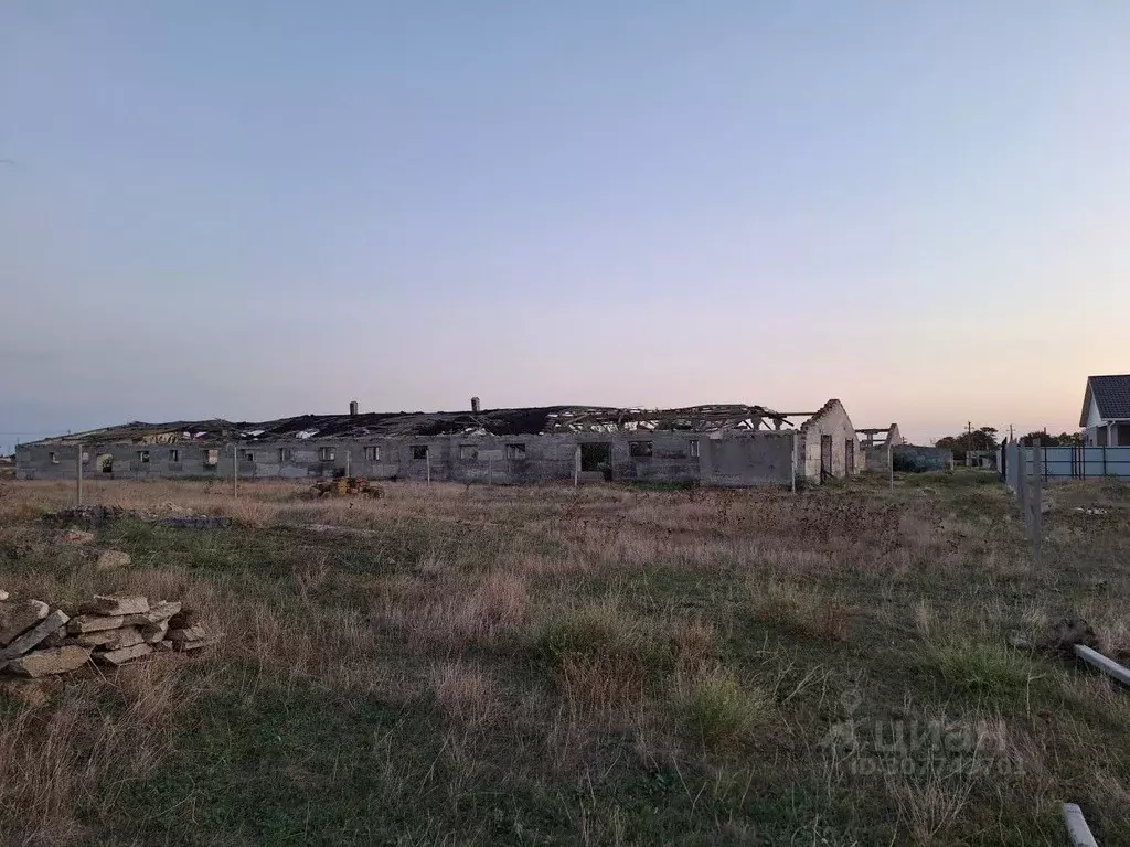 Участок в Крым, Сакский район, с. Молочное ул. Токарева (6.9 сот.) - Фото 0