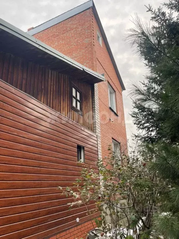 Дом в Новосибирская область, Новосибирск Болотная ул., 45 (92 м) - Фото 1