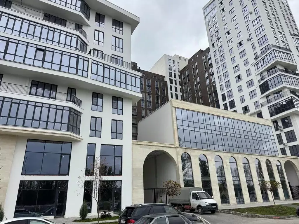 2-к кв. Кабардино-Балкария, Нальчик ул. Кешокова, 1 (82.0 м) - Фото 2