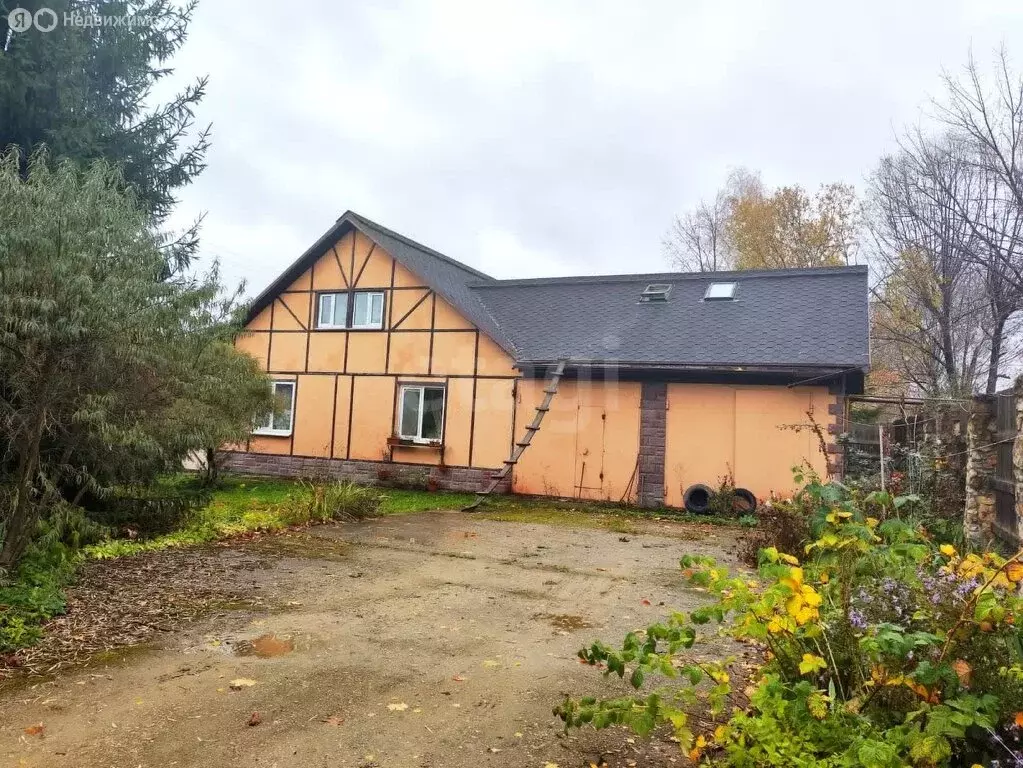 Дом в Авчурино, село Авчурино, Центральная улица (247.3 м) - Фото 1