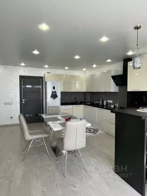 3-к кв. Вологодская область, Череповец ул. Командарма Белова, 46 (95.7 ... - Фото 0