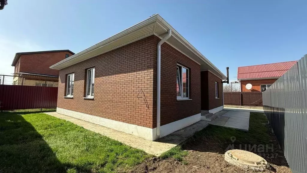 Дом в Краснодарский край, Динской район, Новотитаровская ст-ца Крайняя ... - Фото 0