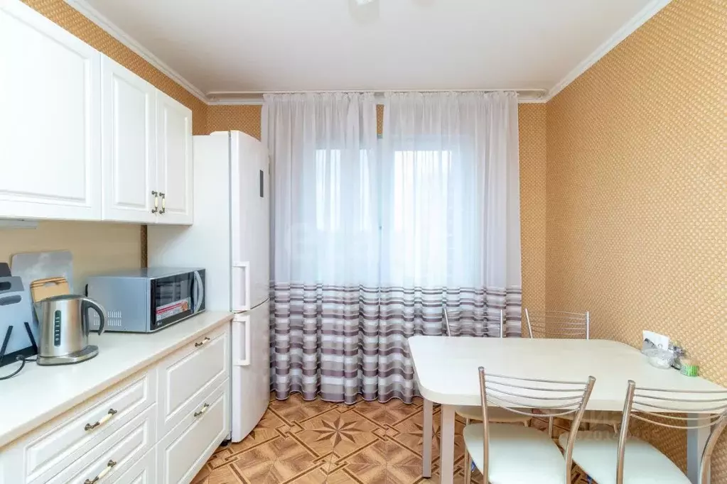 2-к кв. Тюменская область, Тюмень ул. Ю.-Р.Г. Эрвье, 30 (59.4 м) - Фото 0