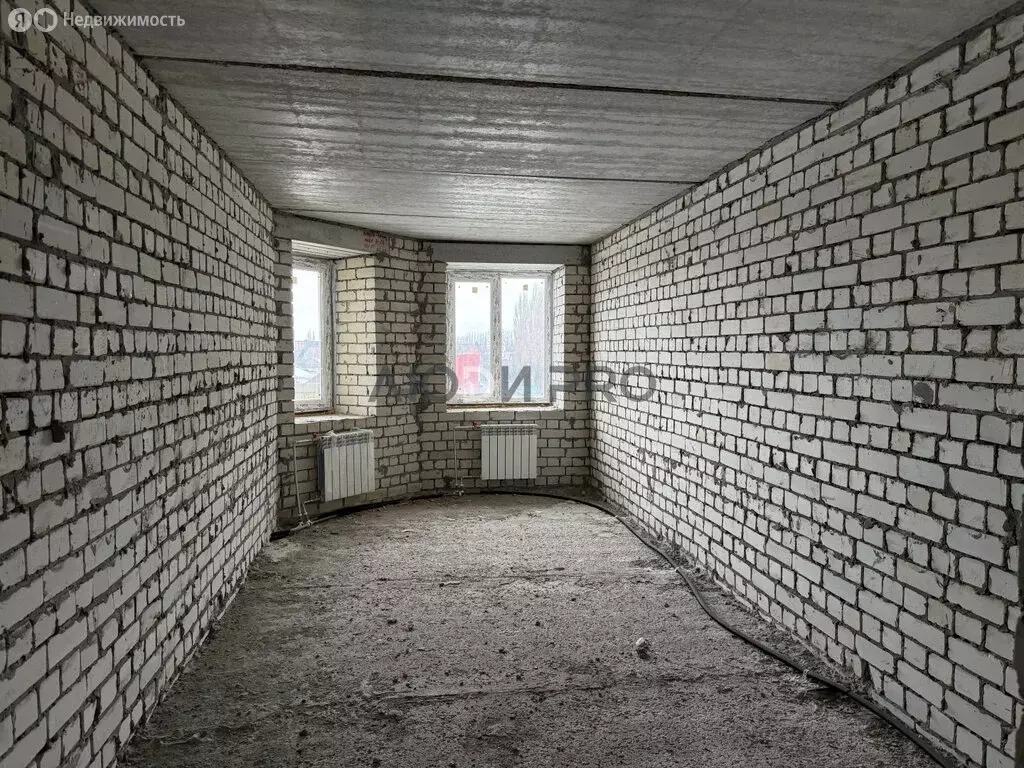 2-комнатная квартира: Энгельс, посёлок Новое Осокорье, Краснознамённая ... - Фото 1