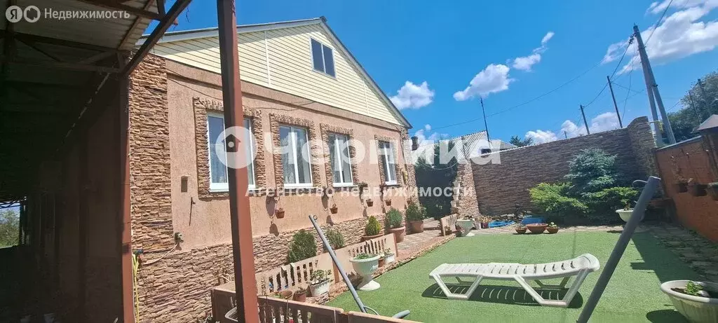 Дом в Шахты, Коммунальная улица, 70 (150 м) - Фото 0