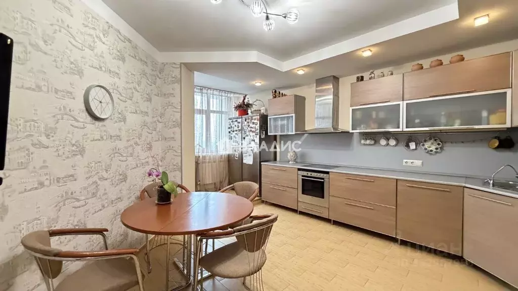 4-к кв. Башкортостан, Уфа ул. Рихарда Зорге, 70 (170.6 м) - Фото 1