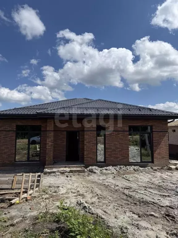 Дом в Курская область, Курский район, Нижнемедведицкий сельсовет, д. ... - Фото 1