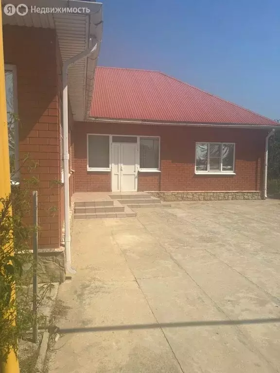 Дом в аул Афипсип, улица Х.М. Совмена, 1 (242 м) - Фото 2