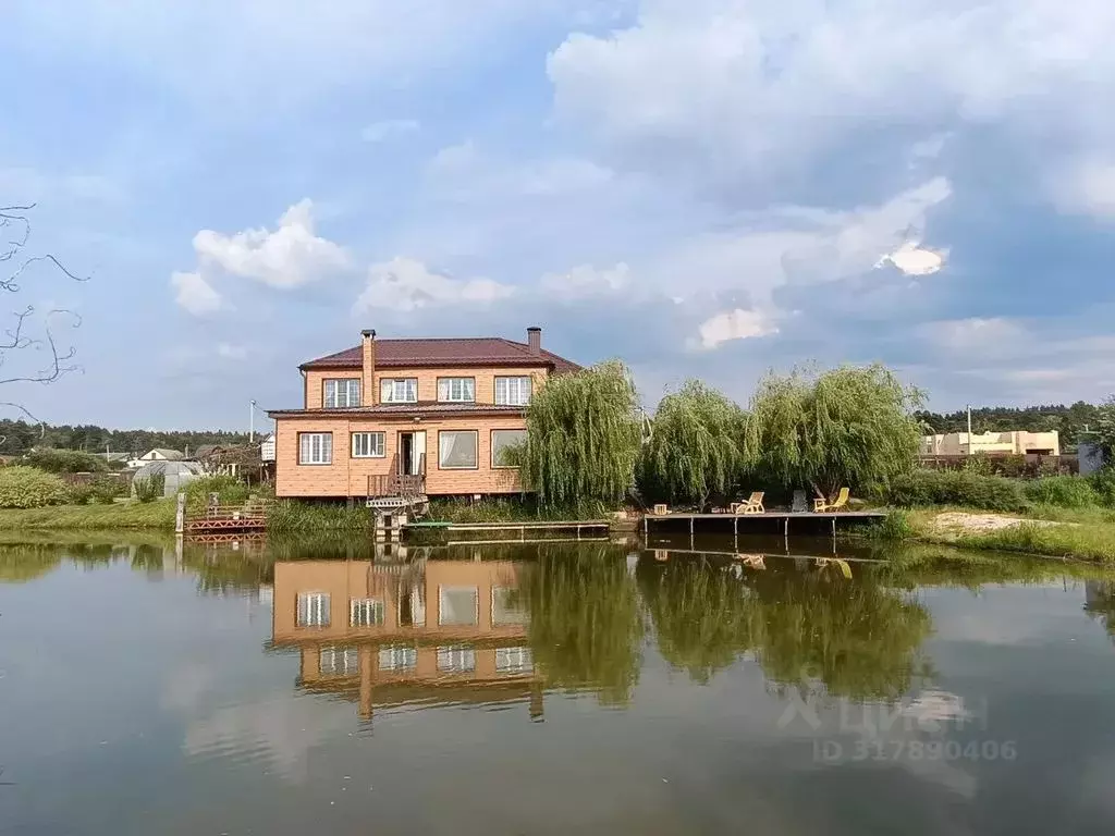 Дом в Пензенская область, Пенза ул. Камыши-Хвощи, 81 (210 м) - Фото 0