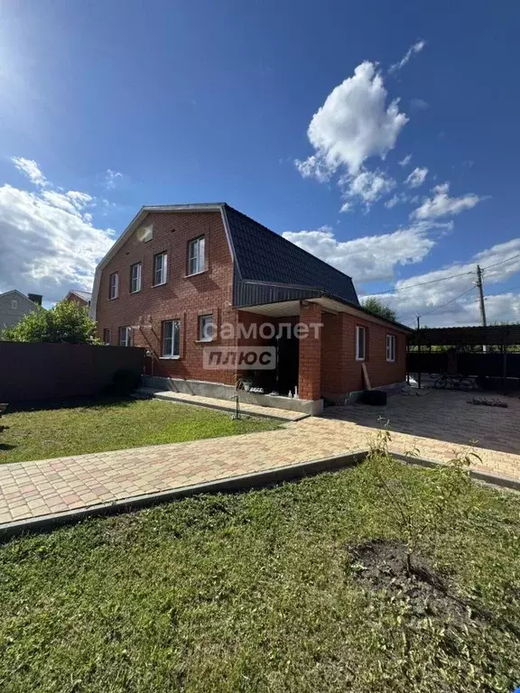 Таунхаус в Курская область, Курск Велюровая ул., 18 (100 м) - Фото 1