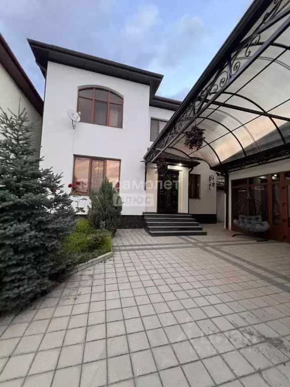 Дом в Кабардино-Балкария, Нальчик ул. Кешокова, 180 (360 м) - Фото 1