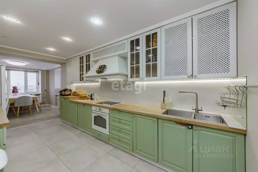 4-к кв. Тюменская область, Тюмень 6-й мкр, ул. Валерии Гнаровской, 5к1 ... - Фото 1