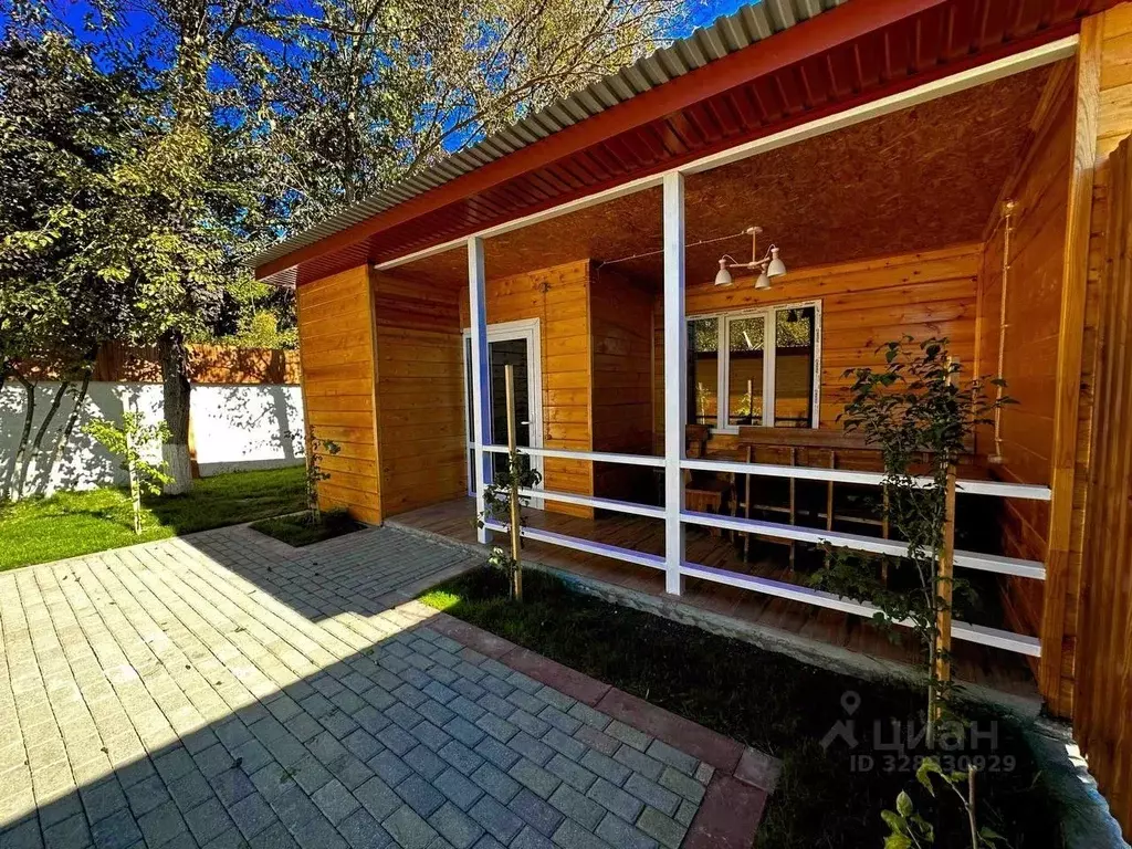 Дом в Чеченская республика, Ачхой-Мартановский район, Ново-Шаройское ... - Фото 1