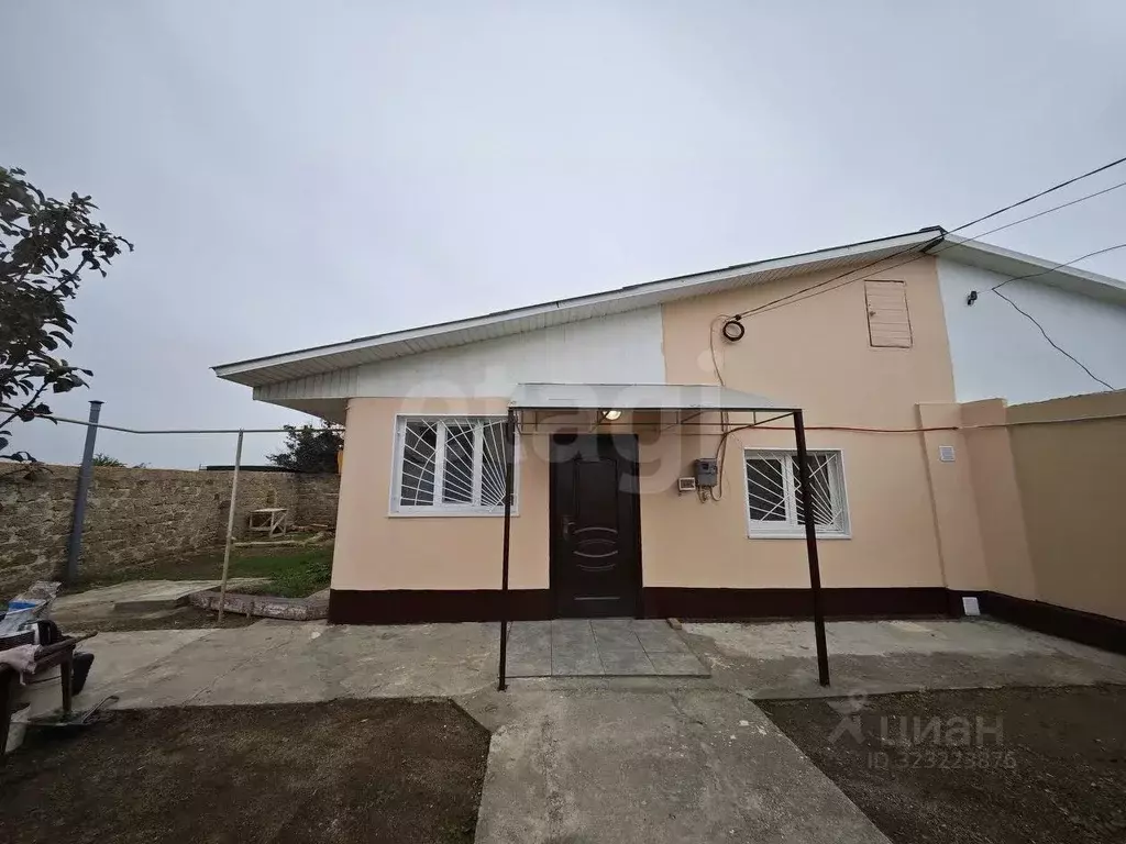 Дом в Крым, Сакский район, с. Лесновка ул. Шевченко (64 м) - Фото 1