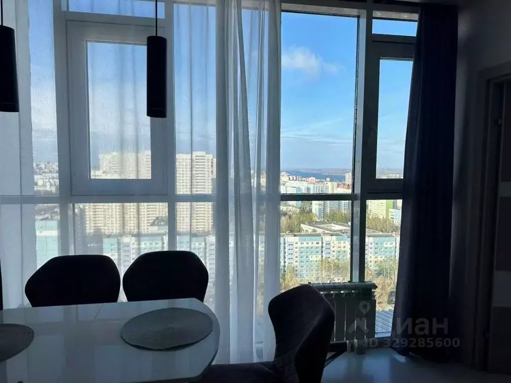 3-к кв. Самарская область, Самара Молодежная ул., 2 (73.0 м) - Фото 1