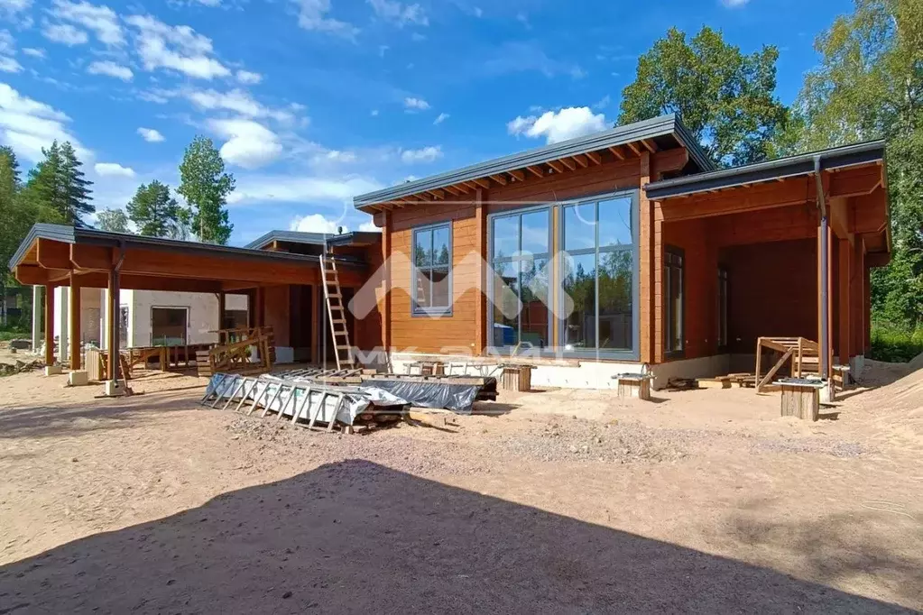 Дом в Ленинградская область, Выборгский район, Первомайское с/пос, ... - Фото 1
