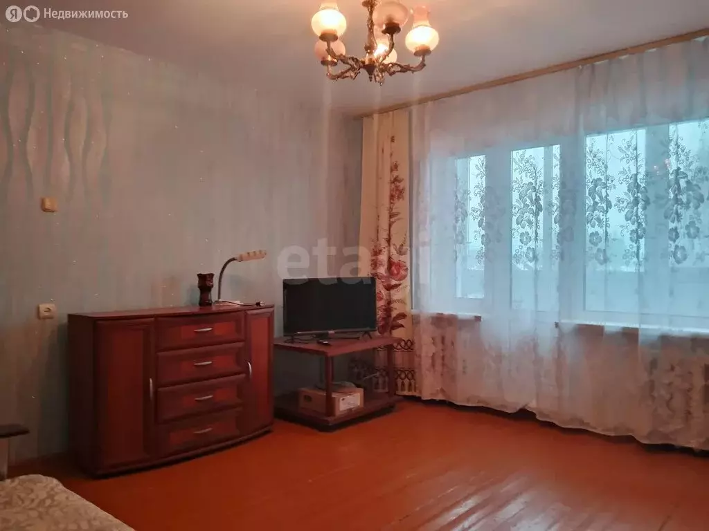 3-комнатная квартира: Остров, Полевая улица, 4 (59.5 м) - Фото 1