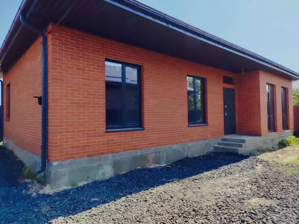 Дом в Ростовская область, Батайск Ставропольская ул., 11 (100 м) - Фото 1