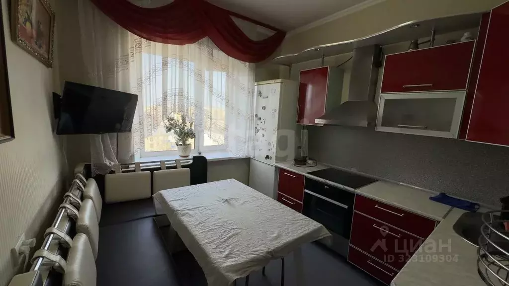 3-к кв. Ханты-Мансийский АО, Нижневартовск ул. Дружбы Народов, 7 (67.5 ... - Фото 1