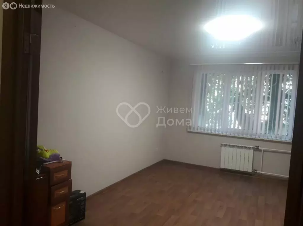 3-комнатная квартира: Волгоград, бульвар Энгельса, 16 (68 м) - Фото 0