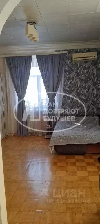 2-к кв. Удмуртия, Глазов Комсомольская ул., 19 (59.4 м) - Фото 1