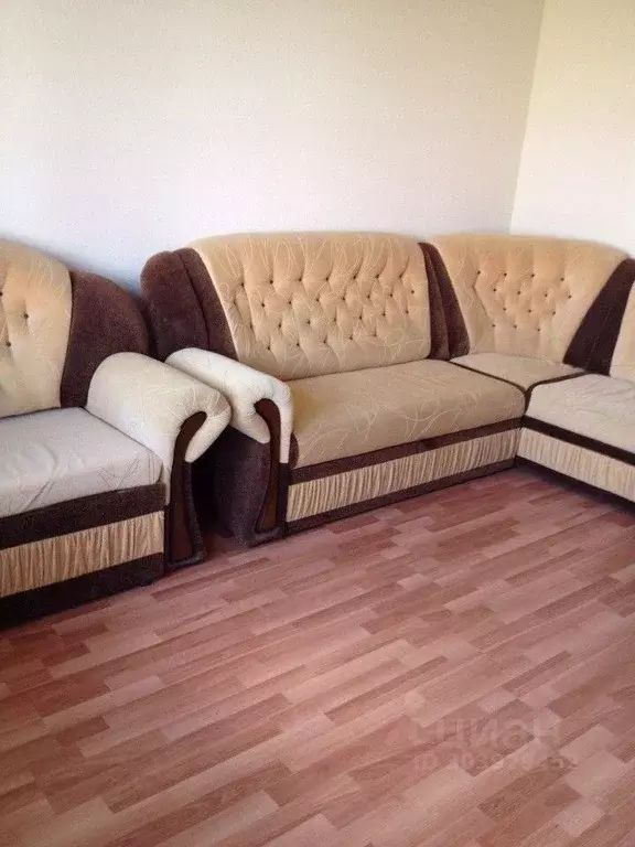 1-к кв. Омская область, Омск ул. 10 лет Октября, 107 (40.8 м) - Фото 1