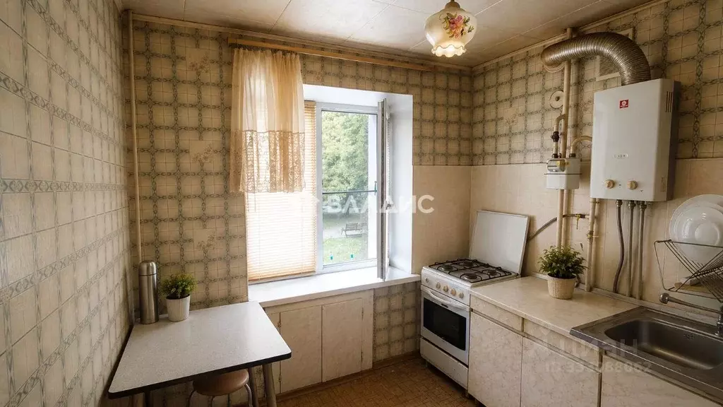 3-к кв. Белгородская область, Белгород ул. 5 Августа, 4 (50.6 м) - Фото 1