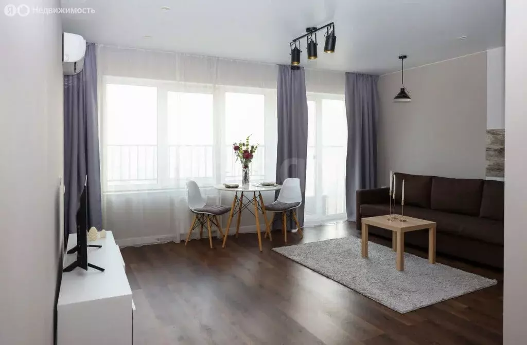 Квартира-студия: Новосибирск, улица Владимира Заровного, 42 (35.4 м) - Фото 1