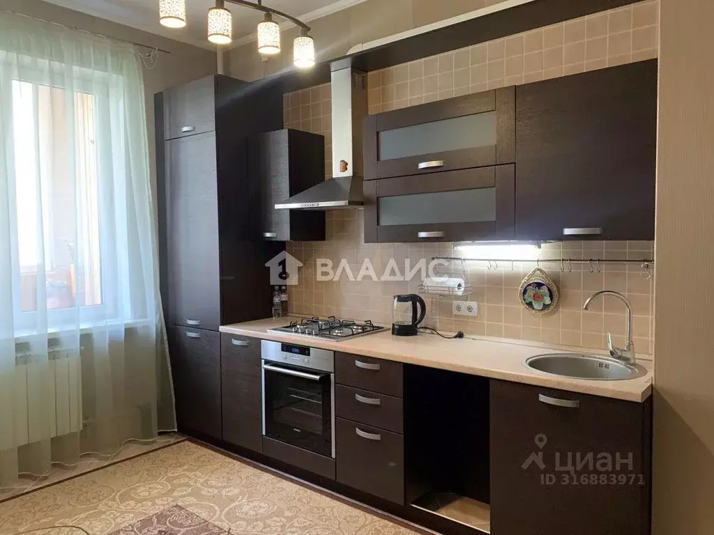 3-к кв. Белгородская область, Белгород ул. Лермонтова, 49а (80.7 м) - Фото 0