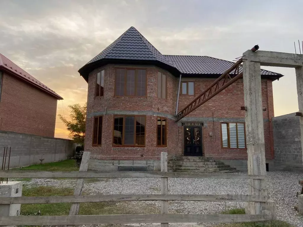 Дом в Чеченская республика, Грозный ИРС ДНТ, 2-й кв-л, 22 (300 м) - Фото 0